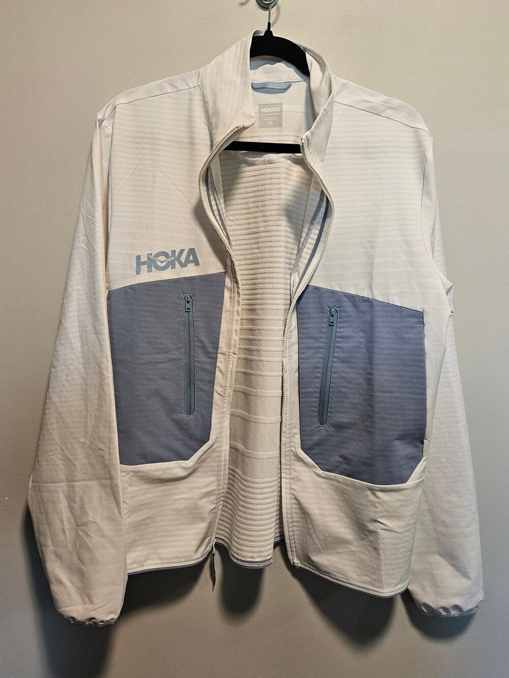 Hoka One Mission Full Zip Running Jacket Men's Small Zip Pockets Lightweight